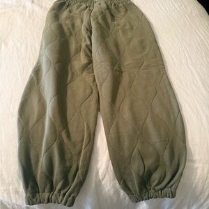 Abercrombie & Fitch Quilted Joggers in Green